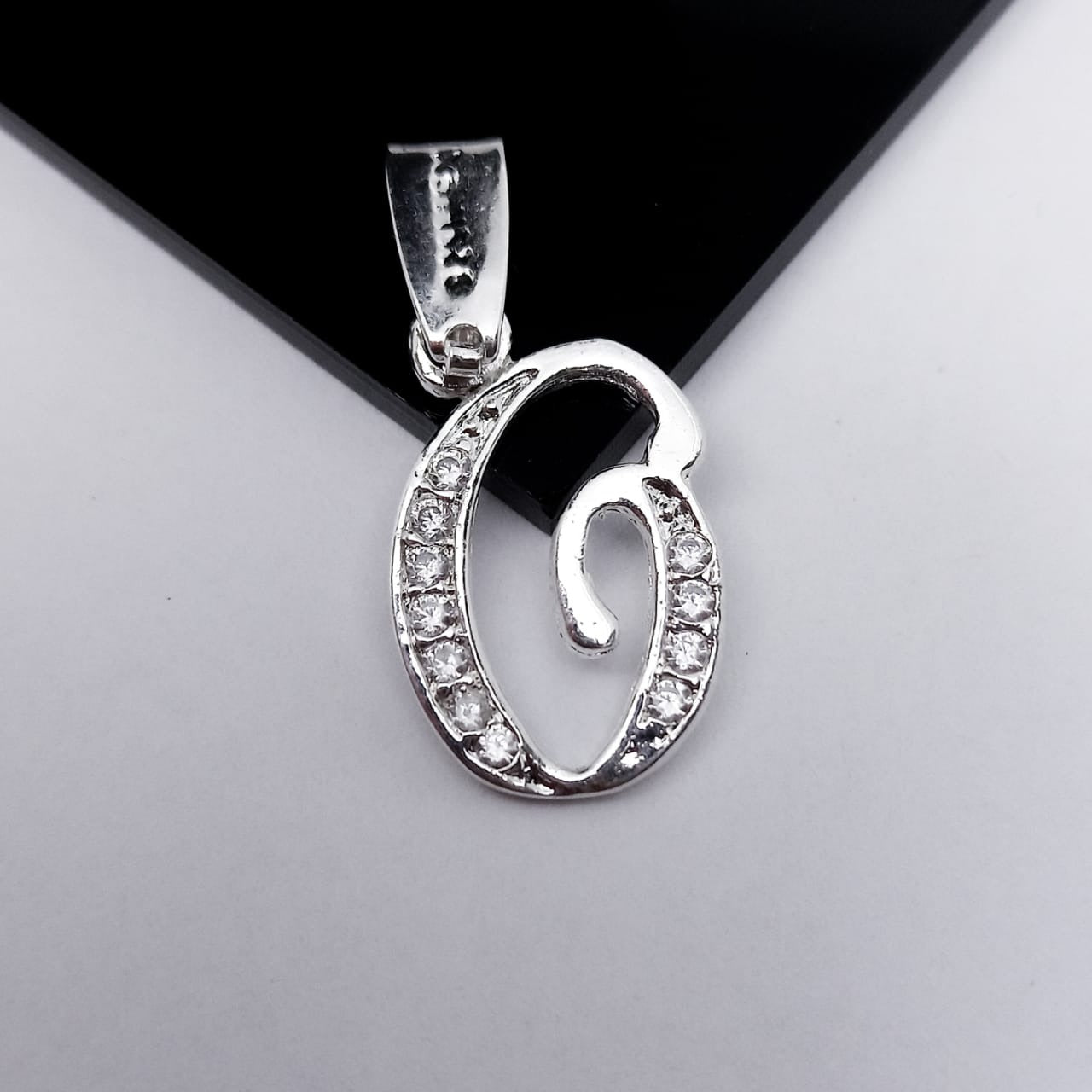 #D116 - Dije De Letra Con Zirconia De Plata - B09/1.5